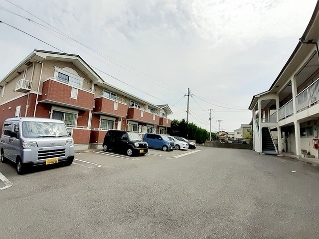 駐車場空きあります。