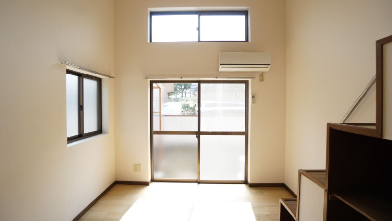 明るいリビングです