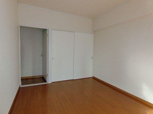 明るい洋室です。