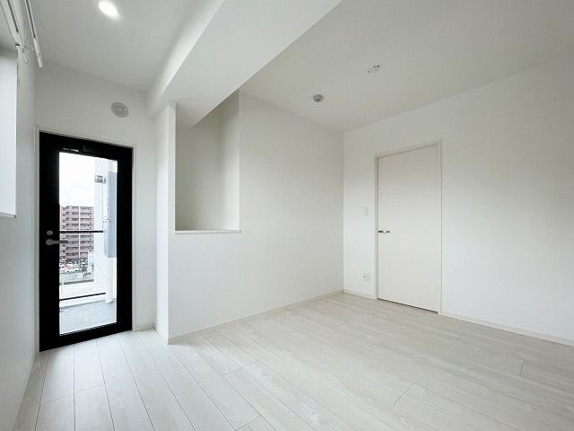 日当たりのいい白基調のお部屋