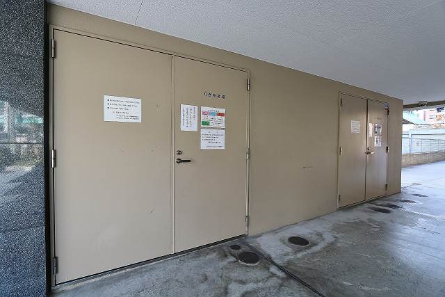 共用ゴミ捨て場あります