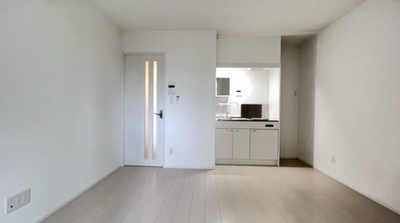 白基調の明るい生活空間です