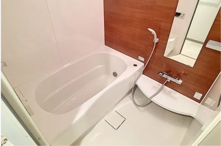 明るい色調のお風呂