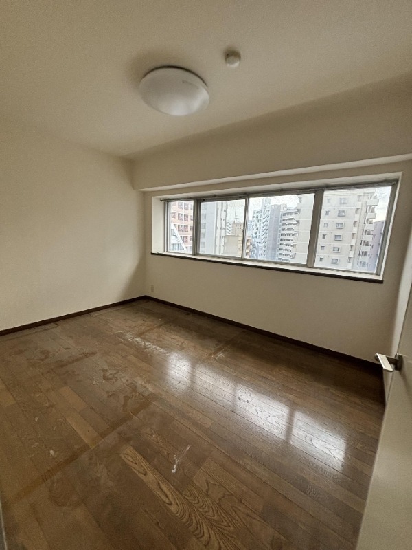 こちらは寝室にいかがでしょうか？？