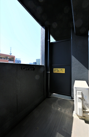 洗濯物も広々干せるバルコニーです