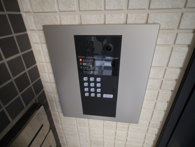 女性も安心のモニターホン