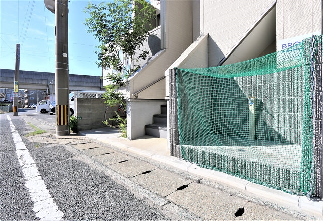 共用のゴミ置き場があります