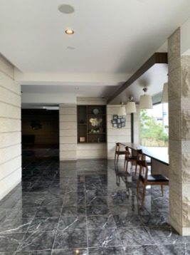 ホテルのようなロビーで高級感溢れます