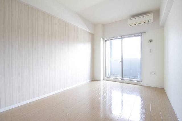 家具の配置がしやすいリビングですね