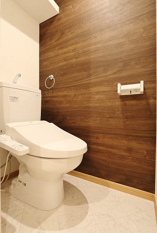 清潔感のあるトイレですね