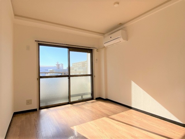 家具の配置に困らないリビングですね