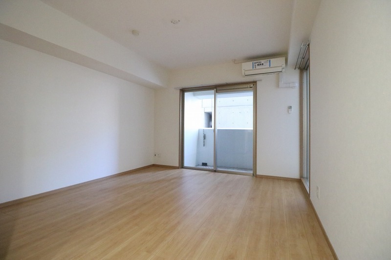 別角度から見たリビングです。