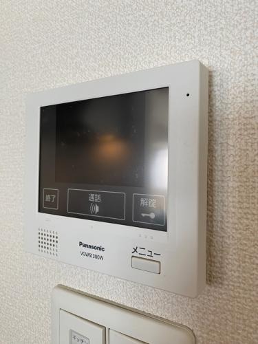 モニター付きインターホンで安心です