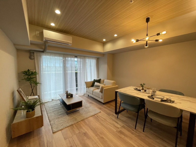 家具の配置がしやすいリビングですね