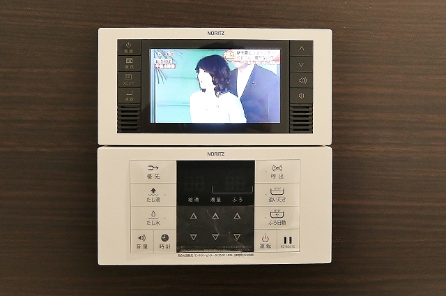 お風呂にはTV付きでゆったりできます