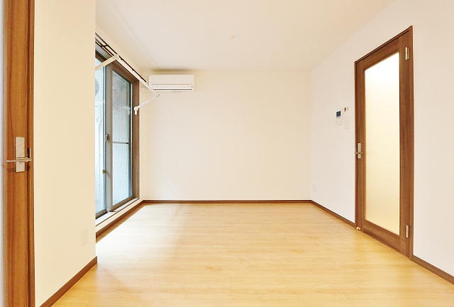 家具の配置が楽しめそうなキッチン