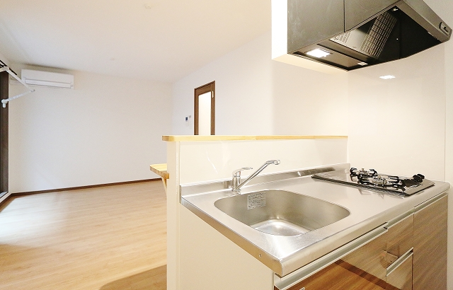 カウンターキッチンなのでTV見ながら料理出来ます