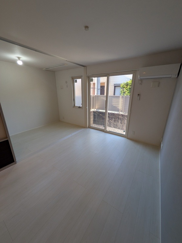 こちらは寝室にいかがでしょうか