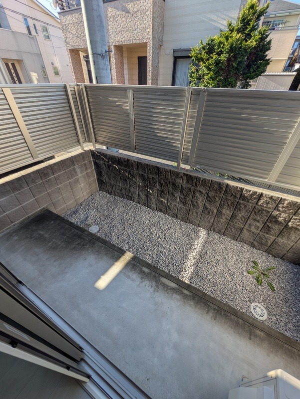 天気のいい日はこちらで洗濯物を干せます