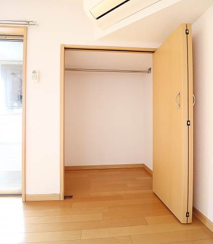 ロングコートもしっかりかけられます