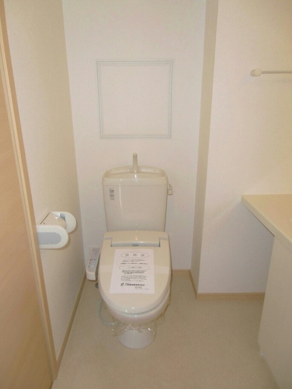 清潔感のあるトイレですね。