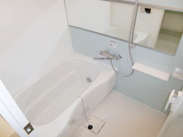 湯船につかってゆっくり癒しましょう。