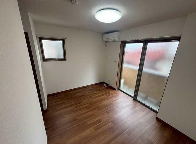 別角度から見たリビングです。