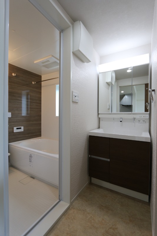 独立洗面台完備。