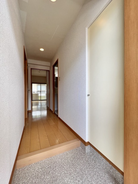 玄関からはこんな感じです