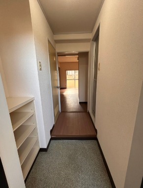 玄関からはこんな感じです