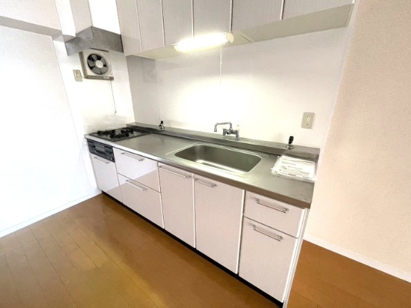 3口コンロ、グリル付きで料理が捗りそうですね