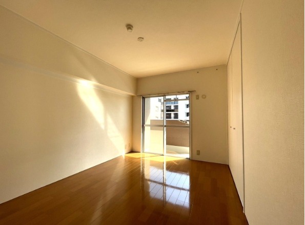 こちらは寝室にいかがでしょうか