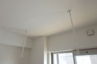 便利な室内物干し竿付きです