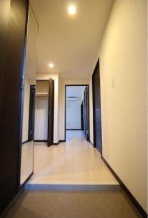 明るい玄関です