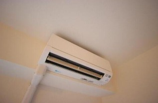 エアコン付きで年中快適に過ごせます