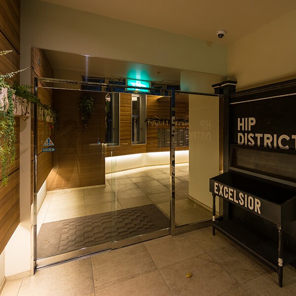 雰囲気のあるエントランスです