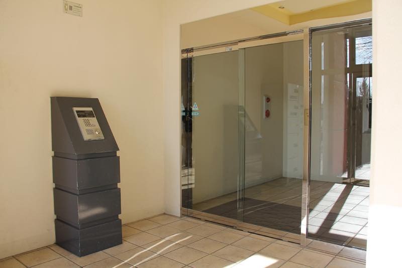 急な来客でも安心のモニターホンです