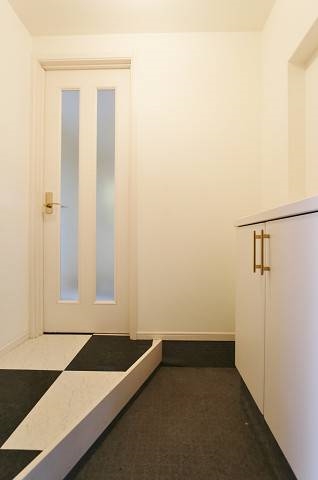 開放感のある玄関でお出迎え