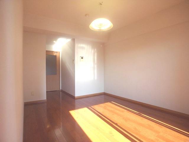 快適に過ごせる広々としたリビングです