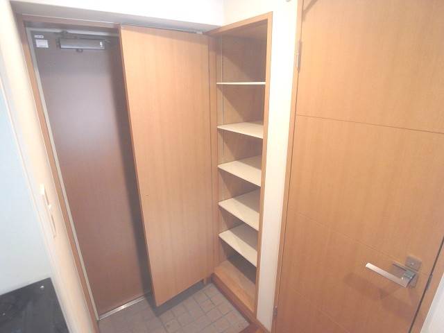 靴の多い方でも安心の収納量