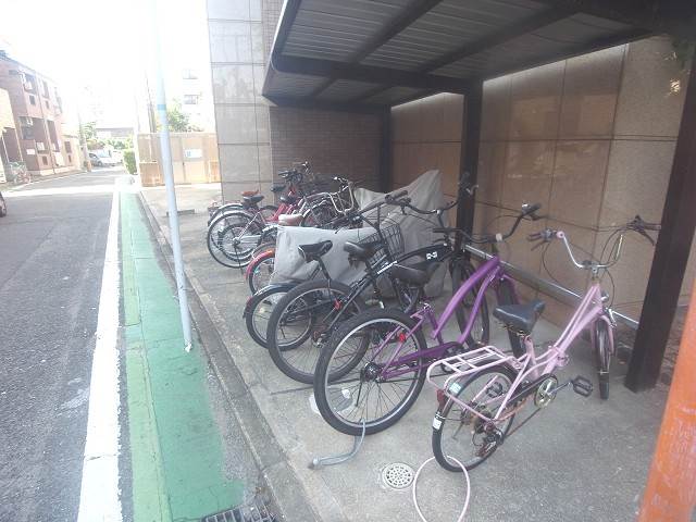 整頓された自転車置き場ですね