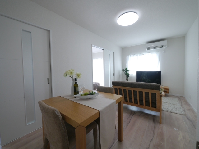 白を基調とした明るい室内です