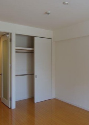 お洋服が多い方でも楽々収納できます