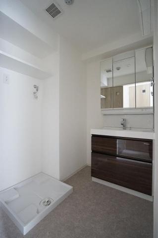 お出かけ前の身支度はこちらでバッチリです