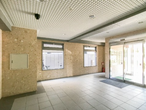 エントランスもきれいにされています