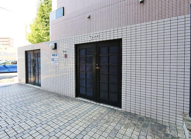 共用ゴミ捨て場もあります