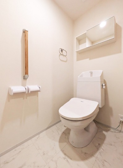 清潔感のあるトイレですね