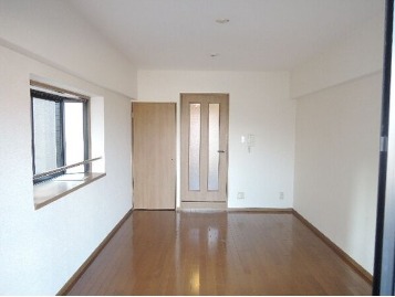 二面採光で明るいお部屋です