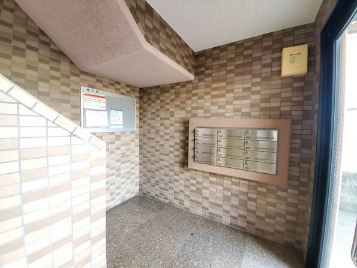 エントランスもきれいにされています