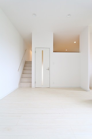 白を基調とした明るい室内です